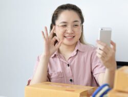 Pemula Wajib Tahu!: 3 Cara Jualan Online di HP