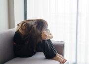 Bukan Cuma Netflix! Ini Buku Kesehatan Mental yang Wajib Dibaca Biar Hati Tenang & Pikiran Damai