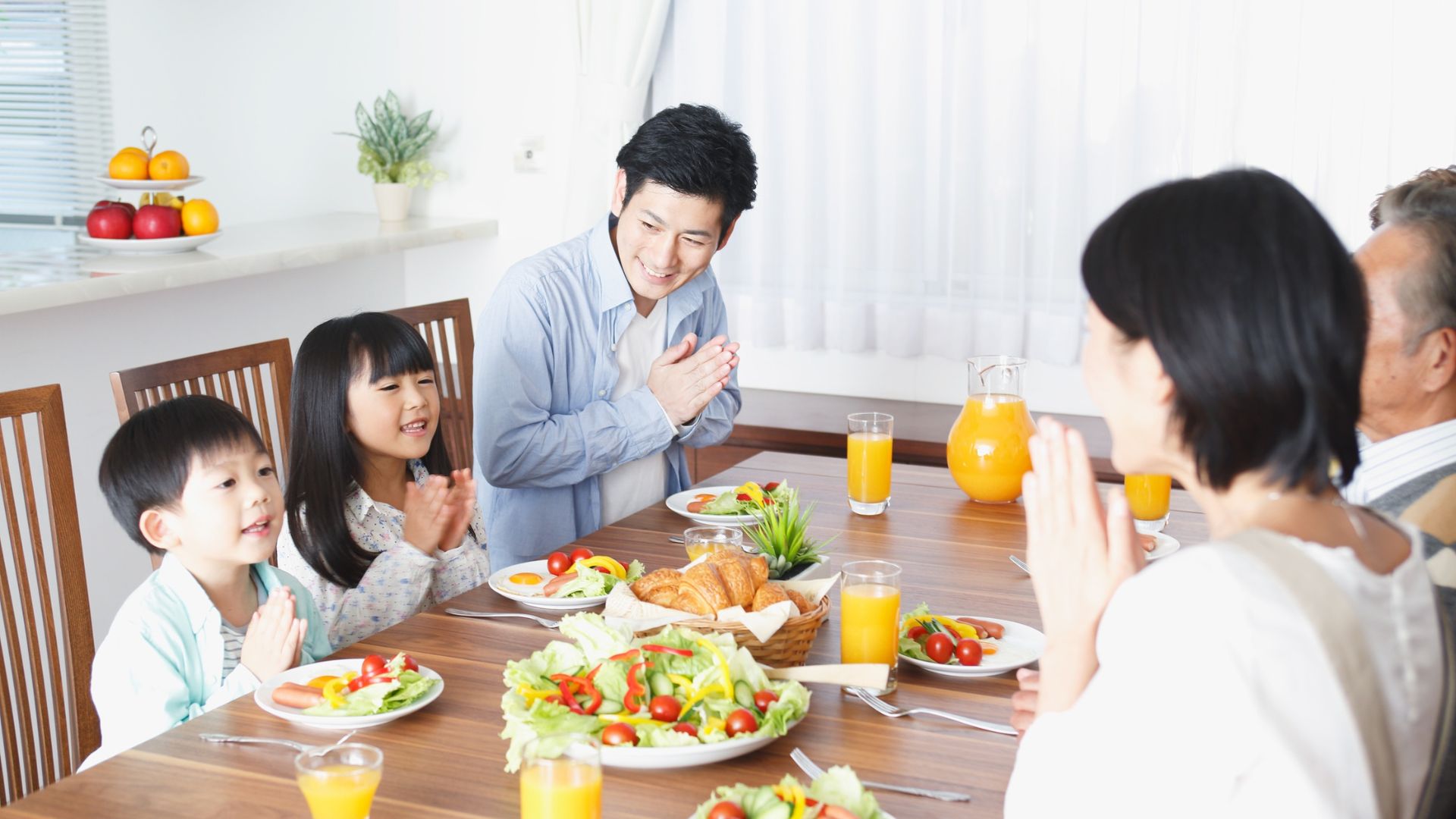 Makan 4 Sehat 5 Sempurna